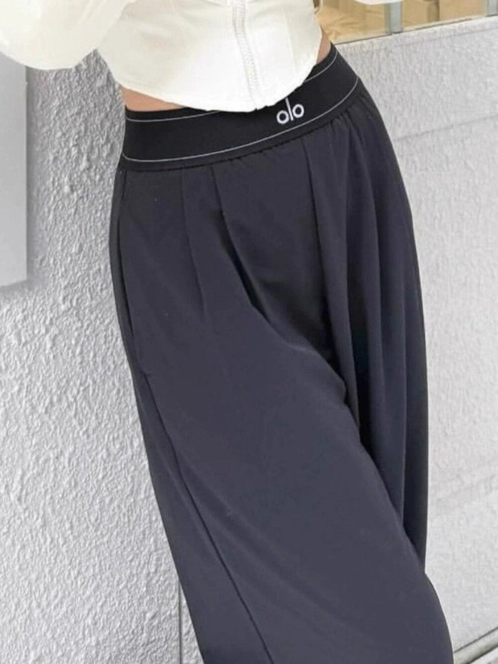 💞Brand new ALO yoga top and pants, dark gray (Regular)30-inch inward s💞
